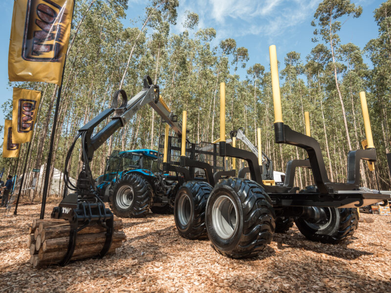 TMO traz dinamismo e robustez ao mercado florestal com Autocarregável Tracionada 8x8
