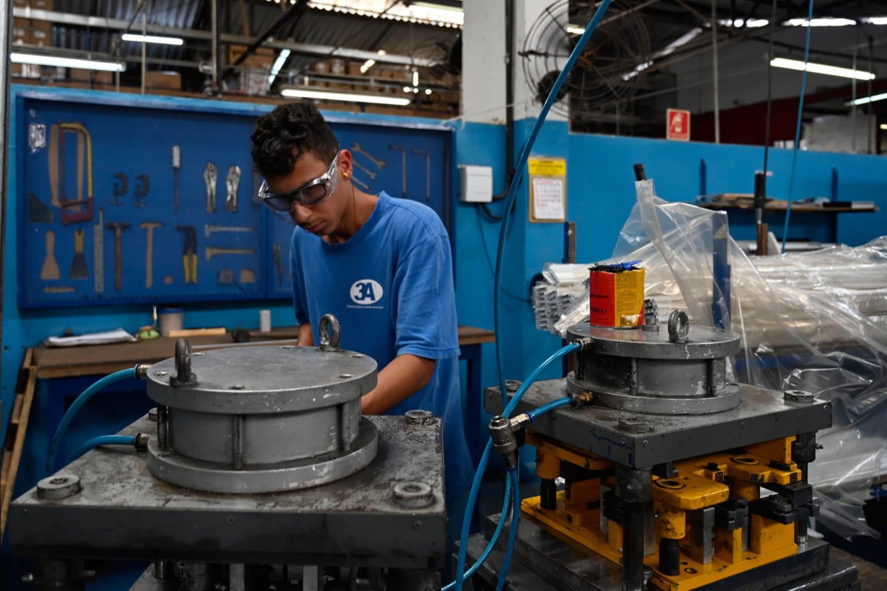 Produtividade na indústria cai em 2024 e interrompe ciclo de alta